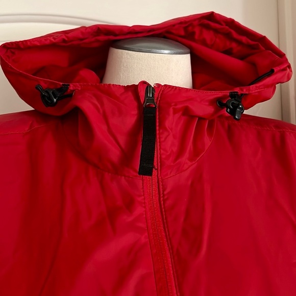 Champion~Jacket~Windbreaker / Packable - Picture 5 of 12